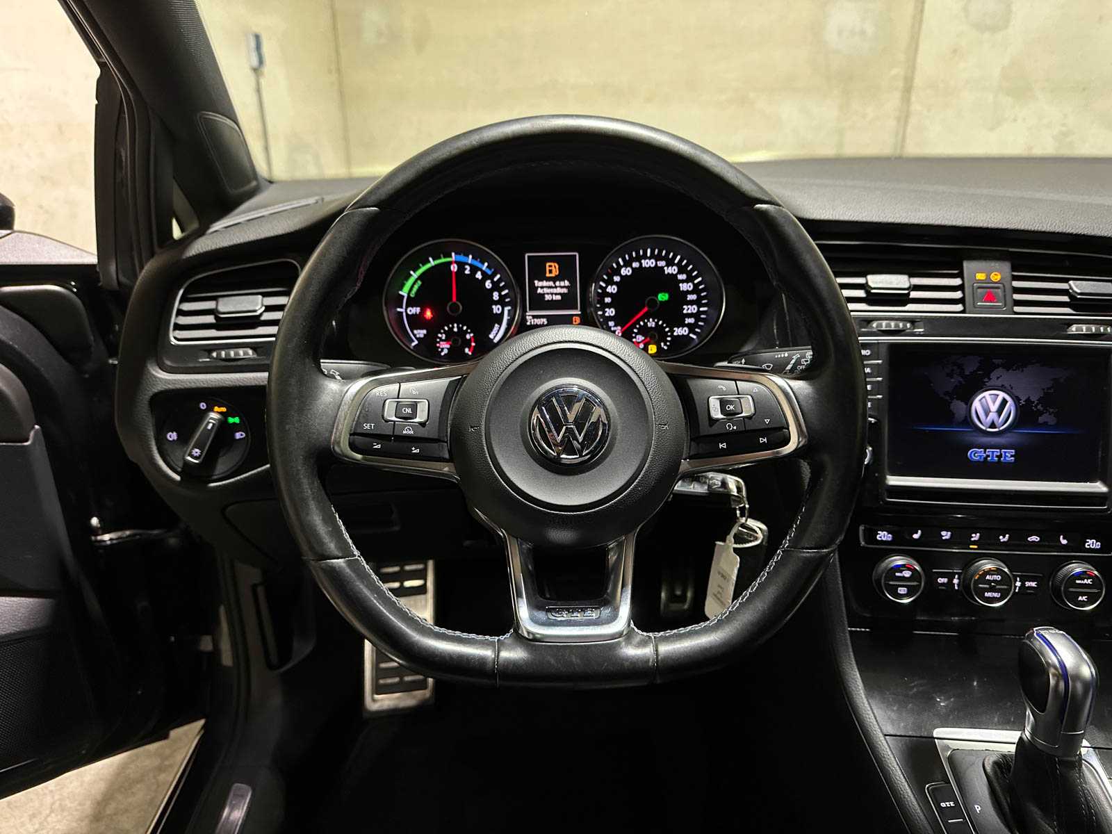 Volkswagen Golf GTE 1.4 TSI 204pk 2015 (Origineel-NL), 1-ZNB-51