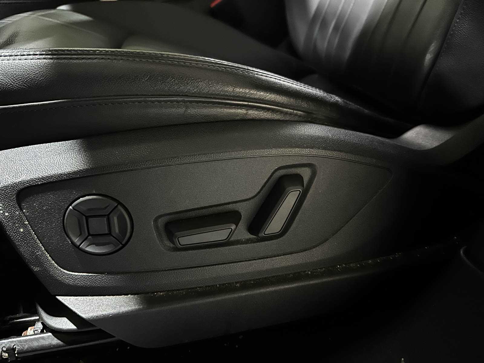 Audi e-tron 50 Quattro Launch Edition Plus 71 kWh 313pk 2020 (Origineel-NL + 1e Eigenaar), H-770-SH