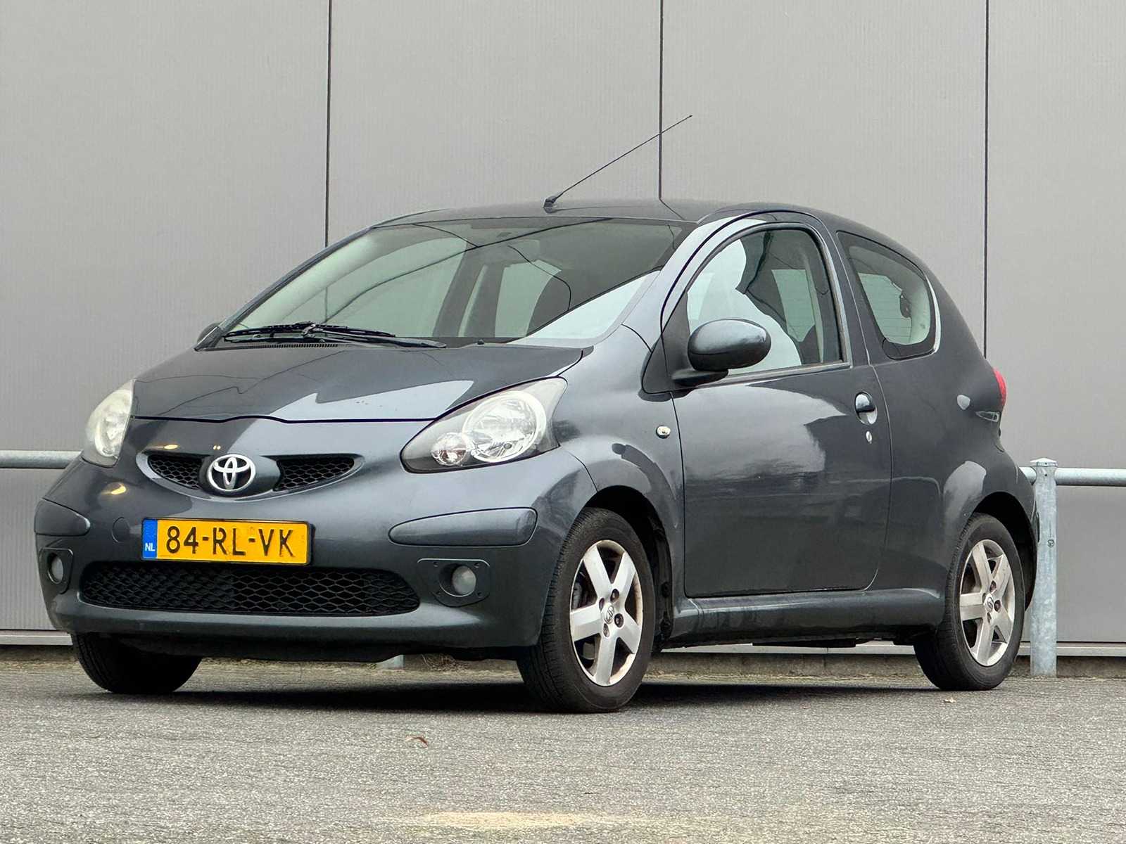 Toyota – 2005 – Aygo – 1.0-12V Sport – 84-RL-VK