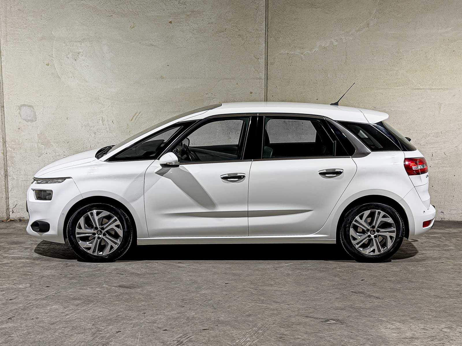 Citroen C4 Picasso 1.2 PureTech Selection 131pk 2015, JH-153-R