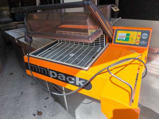 Minipack Torre Shrink Sealing Machine