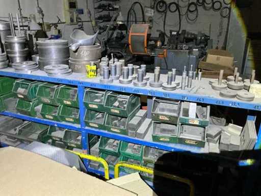 Single batch: large assortment of steel moulds for grinding wheel construction