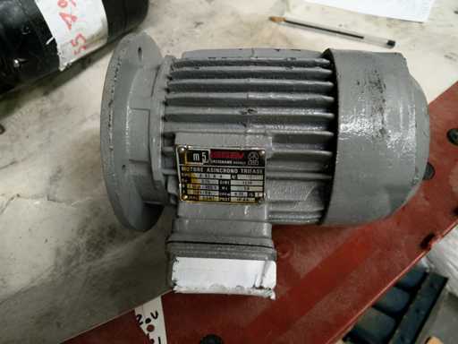 Isgev - A 63 B 4 - Engine