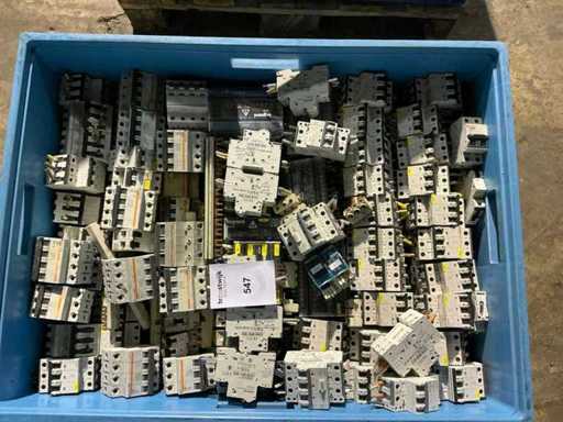 Batch of circuit breakers