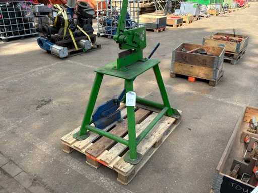 Lever plate shears