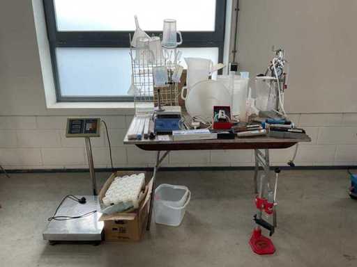 Lotto di apparecchiature di laboratorio e controllo qualità