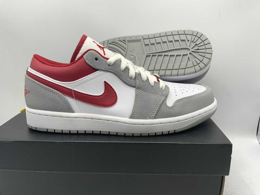Nike Air Jordan 1 Low SE LT Smoke Grey/Gym Red-White Sneakers 40.5