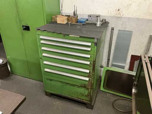 Assortiment freesgereedschap/accessoires waaronder gereedschapsladekast