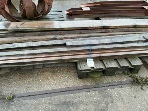 Molto legno da costruzione