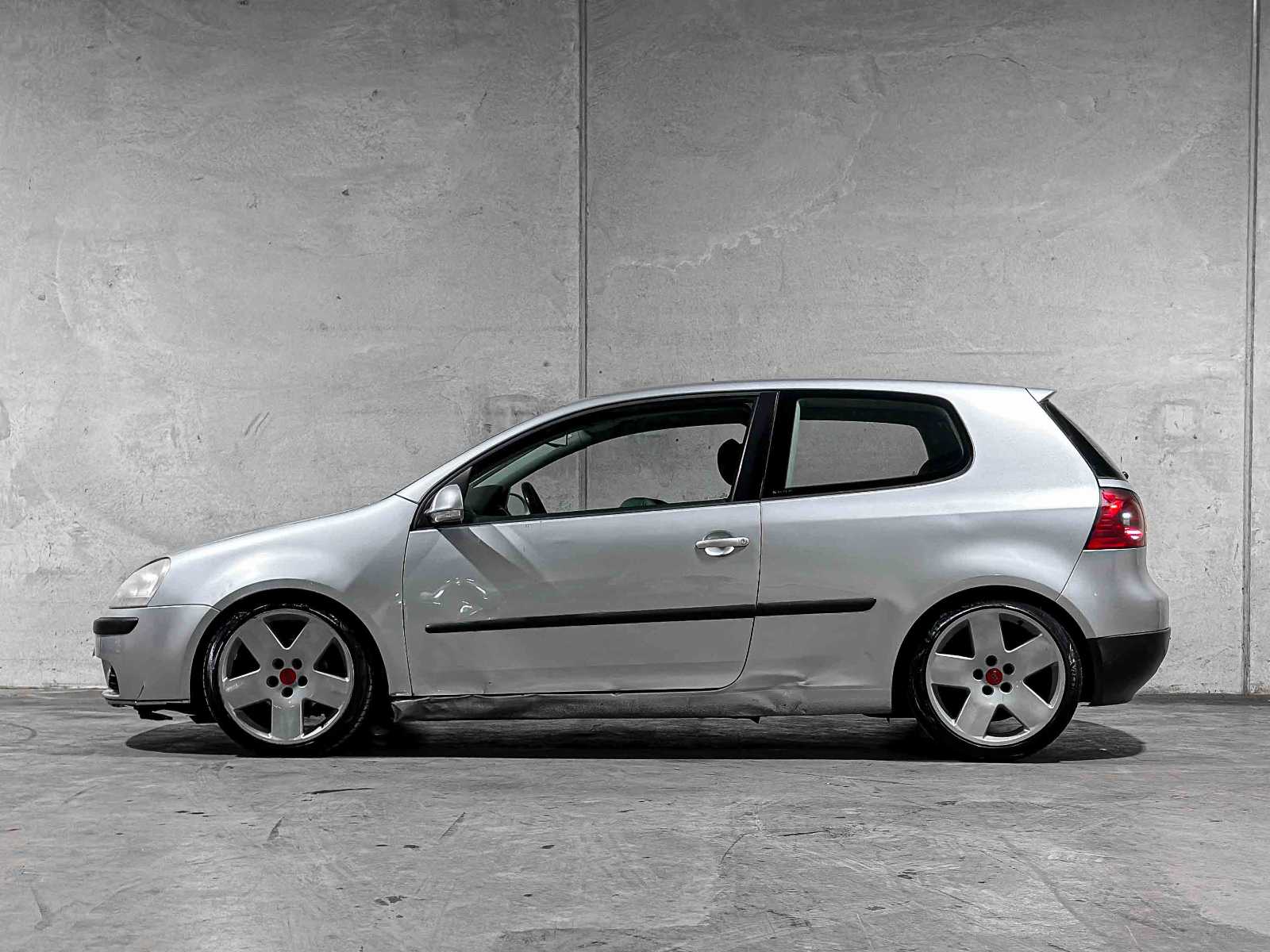 Volkswagen Golf 1.6 FSI Comfortline 116hp 2005, 01-PZ-RK 