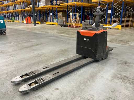 Toyota LPE200 Wagonik Paletowy 2022 z koniem