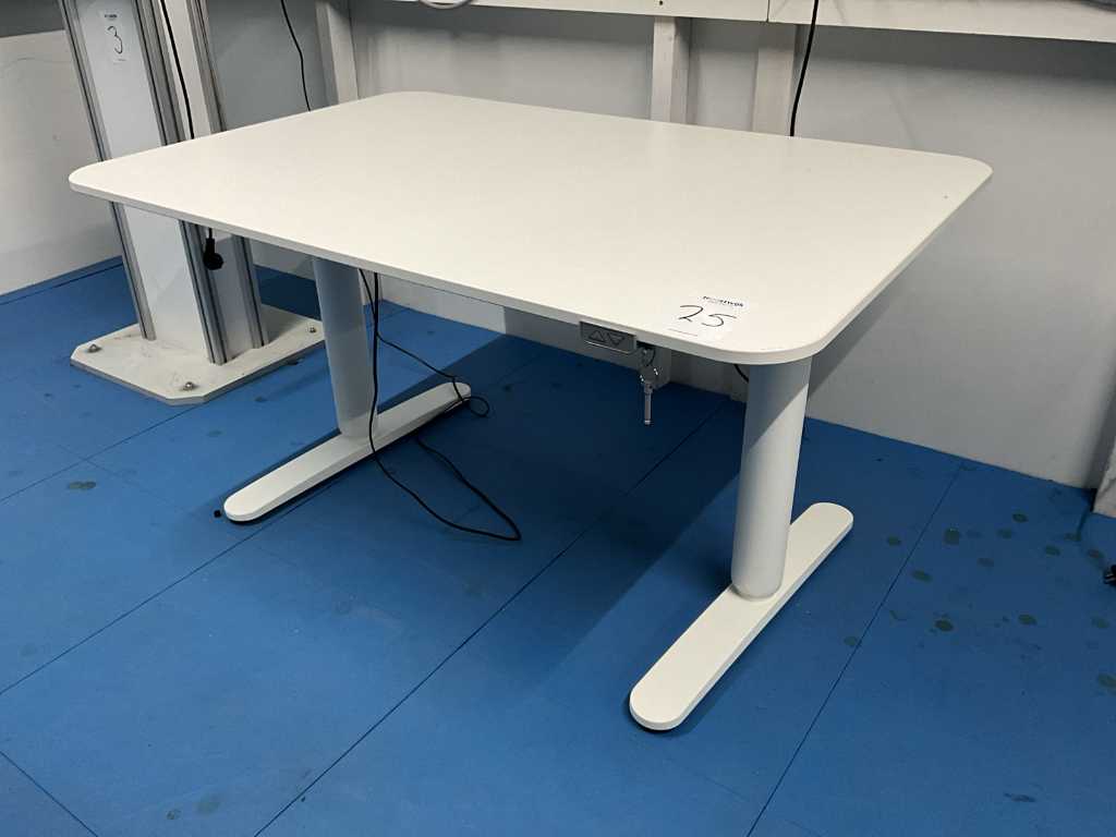 Ikea Bekant Scrivania elettrica sit/stand