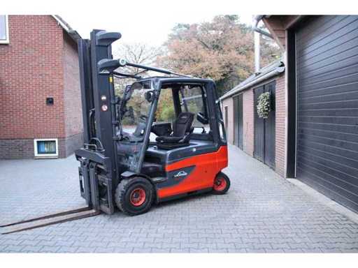 Linde - 2014 - E25 - 5.93M Triplex, Free-Lift, Fork positioner, Side-Shift - Forklift