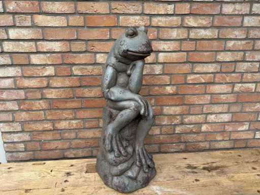 Sitzfrosch von 78 cm Höhe