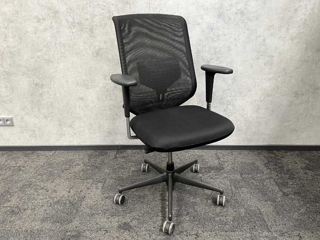 Vitra Meda Pro+ - swivel chair black