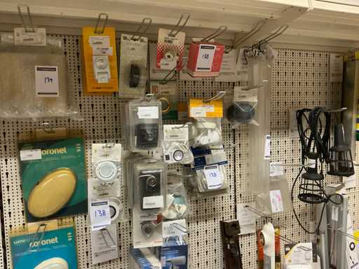 Dużo miejsc montowanych na powierzchni (20x)