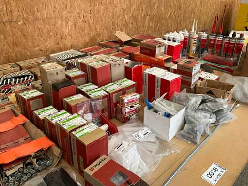 Würth-schroeven en diverse kleine materialen