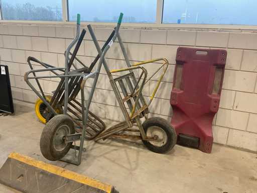 Carriole di pietra e varie cose