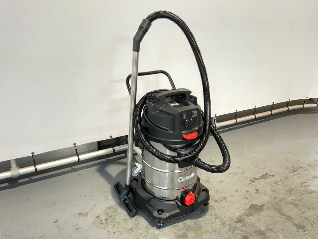 65L Wet & Dry Industrial Vacuum Cleaner