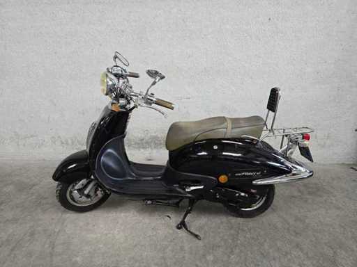 Fosti - Scuter cu mustață - Retro - Moped 4T 25km versiunea d499hj