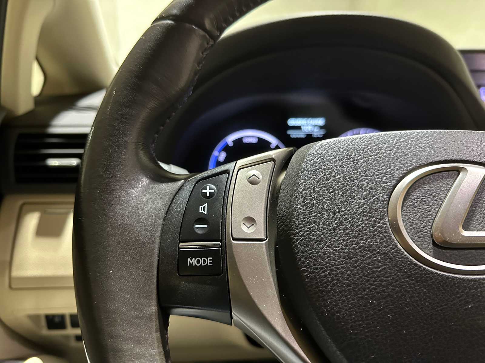 Lexus RX 450h 4WD Executive Edition 249hp 2013, 2-KZH-17