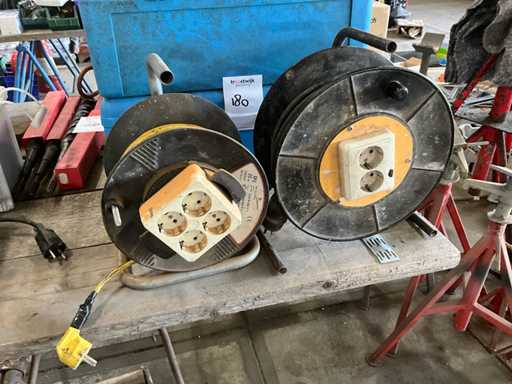 Extension cable reel (2x)