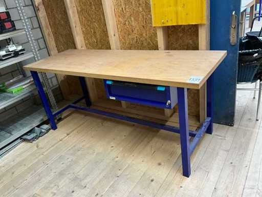 Banco da lavoro con cassetto