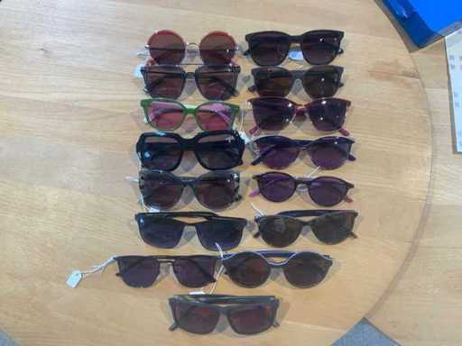 Lunettes de soleil de designer (9x)
