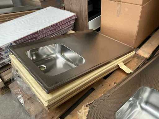 Piano di lavoro in acciaio inox Reginox con lavandino incorporato