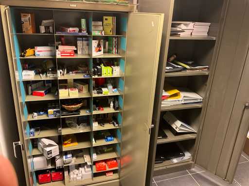 Lot de fournitures de bureau diverses