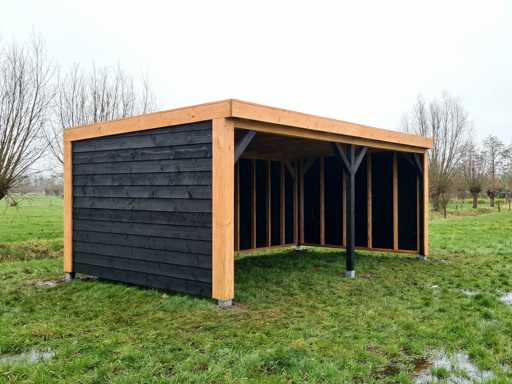 Shelter impregnated Douglas fir 400x400x265 cm