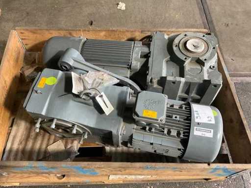 Selmers / Bauer Electric motor with gearbox (2x)
