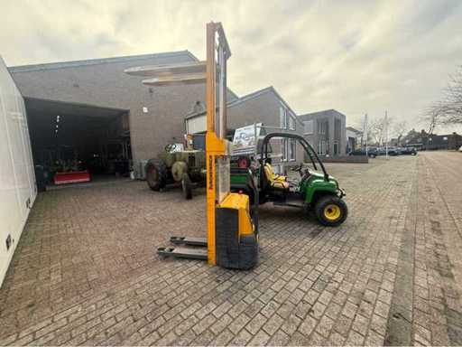 2008 Jungheinrich EJC110 Stapelaar