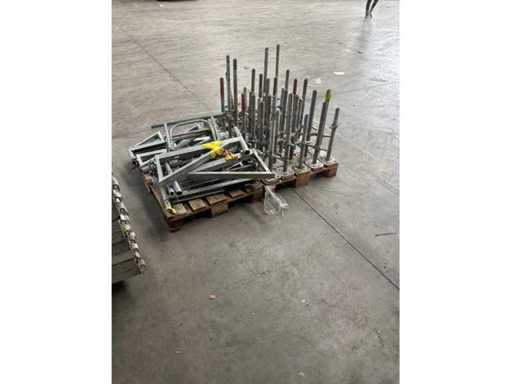 Série de différentes pièces d’échafaudage (55x)