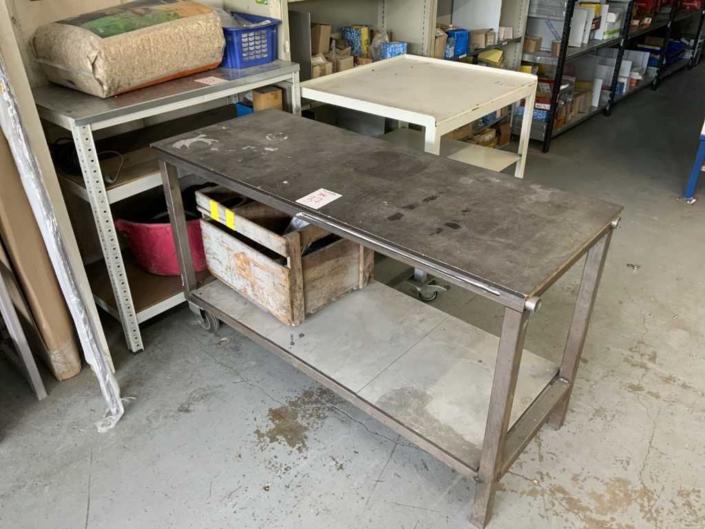 Workshop tables (3x)