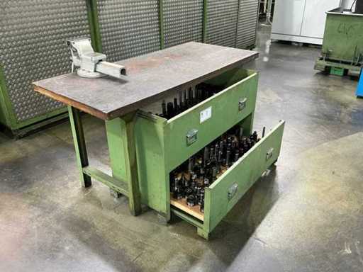 Workbench incl. assortment of tool holders