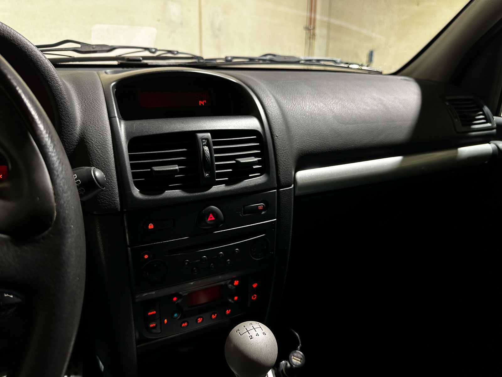 Renault Clio V6 3.0 Sport RS Phase 2 (NR 149) 255pk 2004 Youngtimer