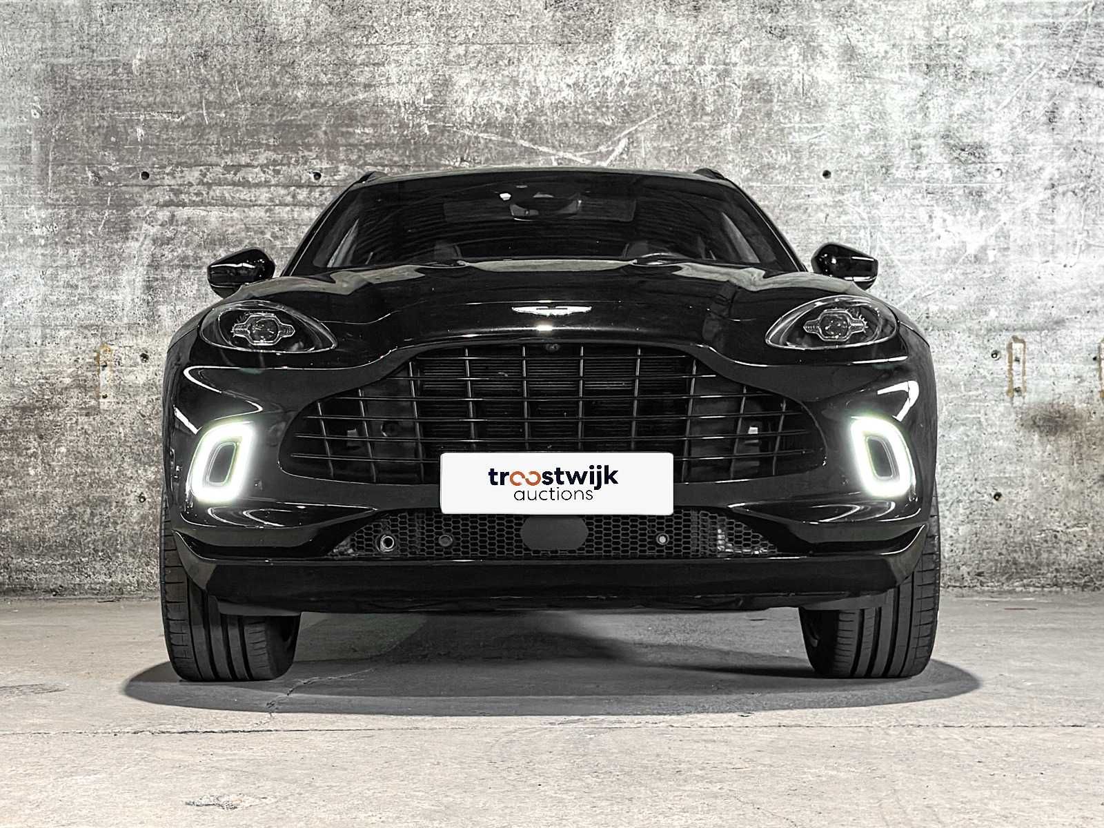 Aston Martin DBX 4.0 V8 1913 551pk 2020 (1 OF 500), HNT-92-V