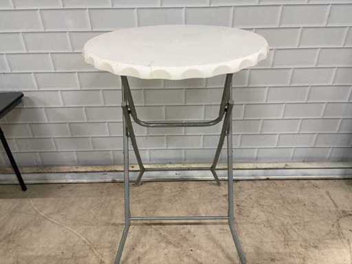 Tavolo pieghevole in piedi