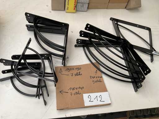 23 Schwarze Regalstützen