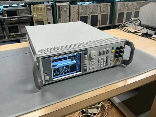 CEYEAR CETC AV1464A Signal Generator