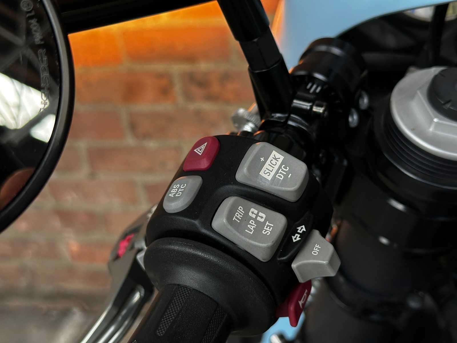 BMW S1000RR HP4 Cafe Racer 193PK 2013