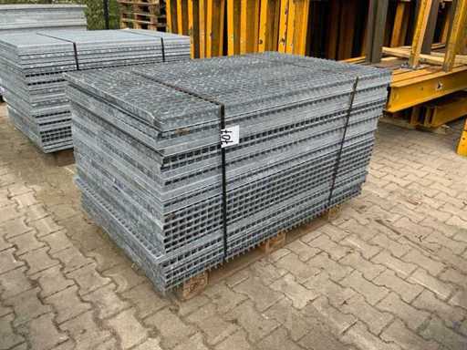 Steel slatted floor 1400x880mm (26x)