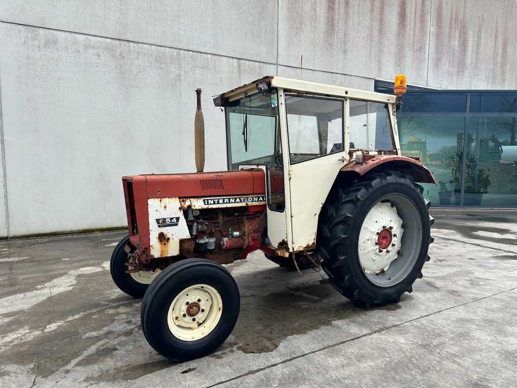 Case-International - 624 agriomatic s - Two-wheel drive agricultural tractor