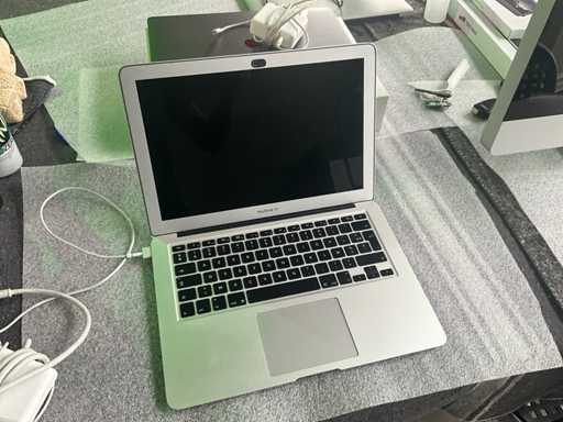 Apple Model A1466 Laptop