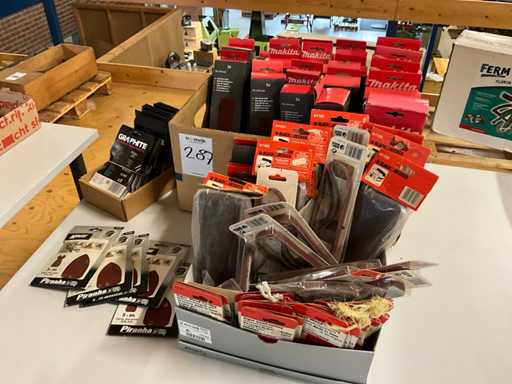 Ró?ne materia?y ?cierne