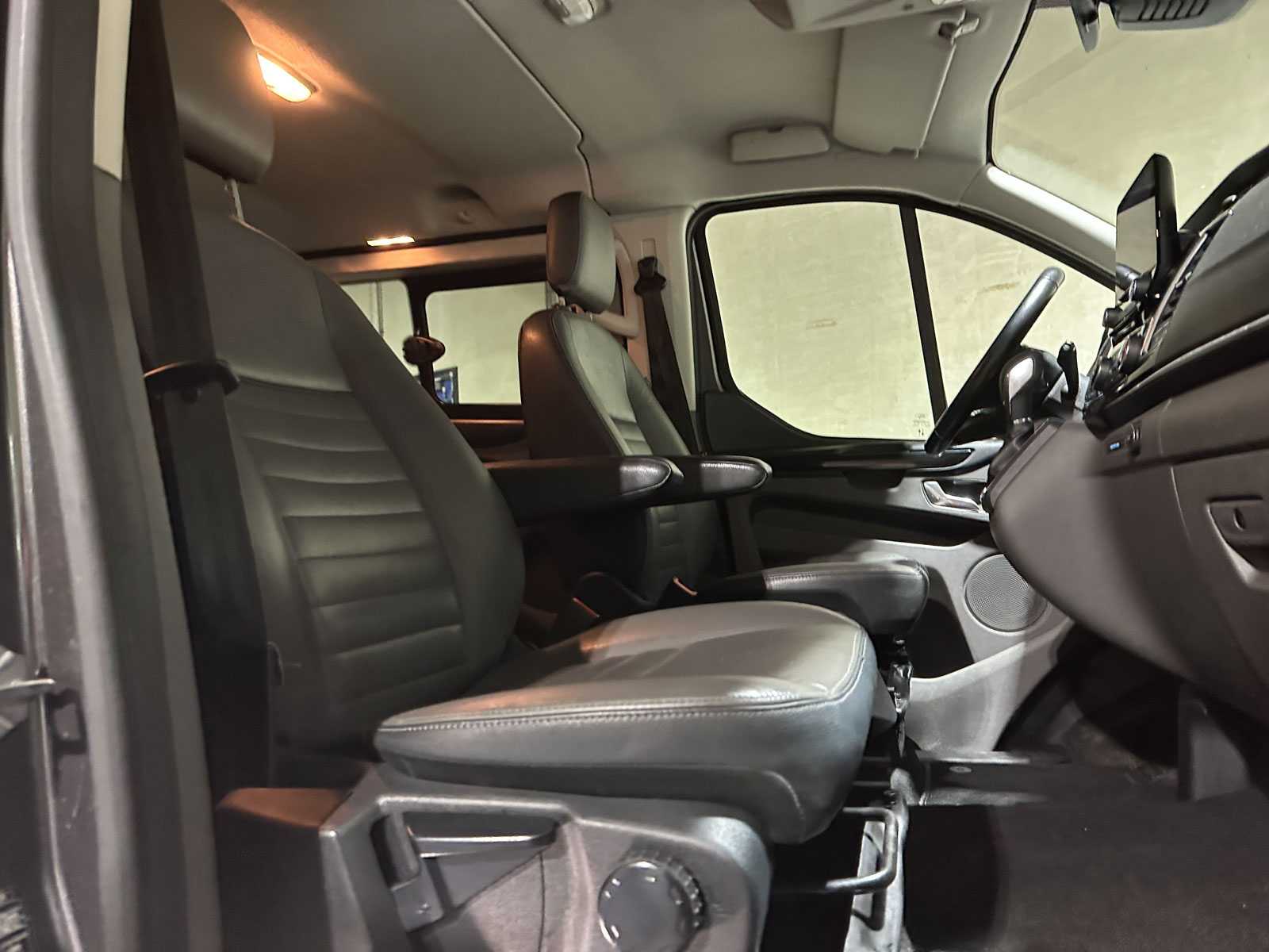 Ford Transit Custom 300 2.0 TDCI Dubbele Cabine Limited L2H1 168pk 2020 (Origineel-NL), VHD-70-G