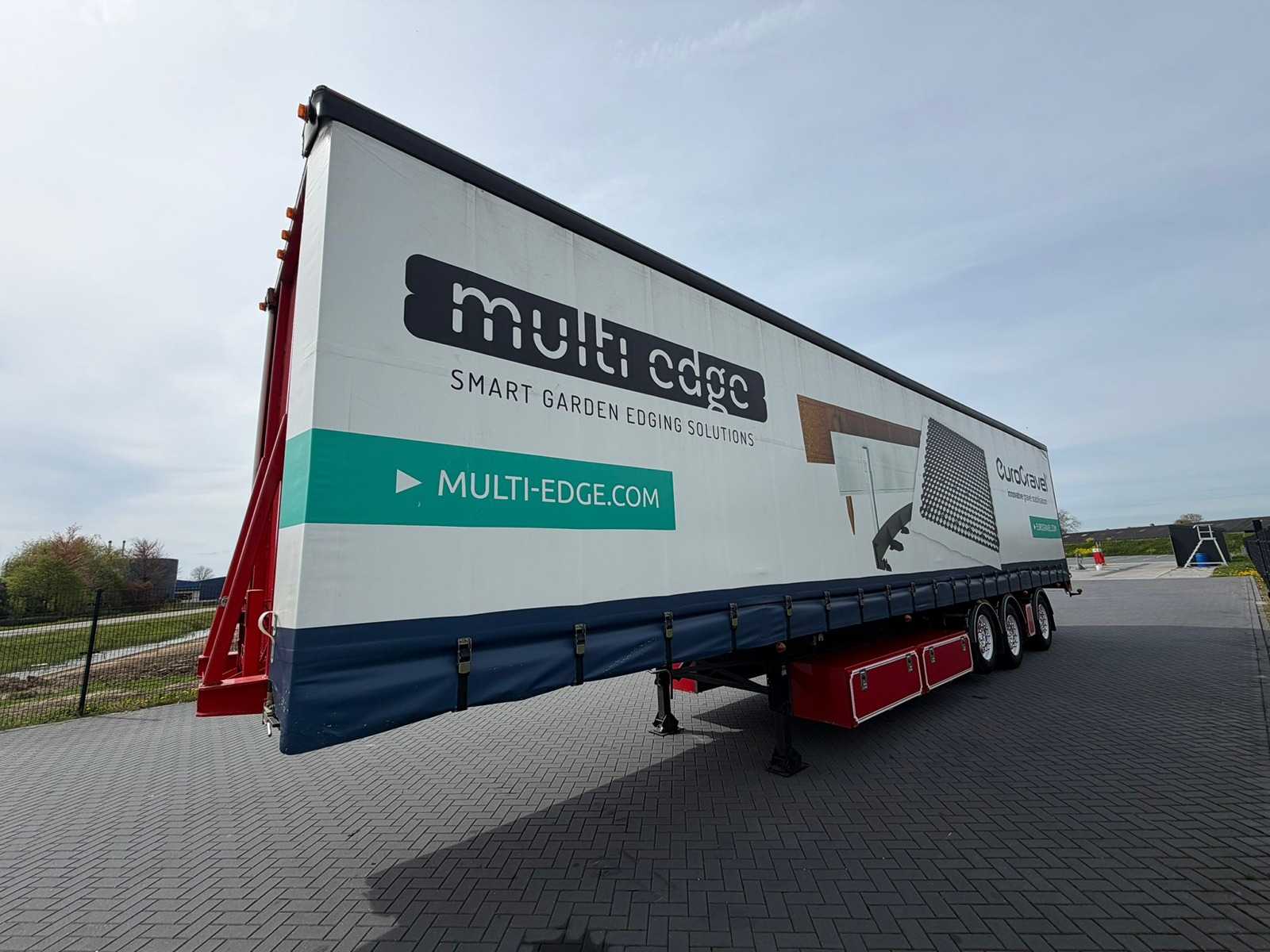 Jumbo – D0270. E – Forced steered – Forklift connection – Top condition – 2006 – Semi-trailer