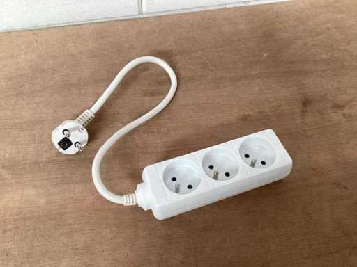 Q-link Stekkerdoos 3 voudig, met penaarde (75x)