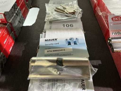 Zamek cylindryczny, w tym 3 klucze + karta bezpieczeństwa